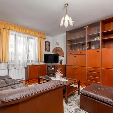 Apartman With Parking Space - 2252 *